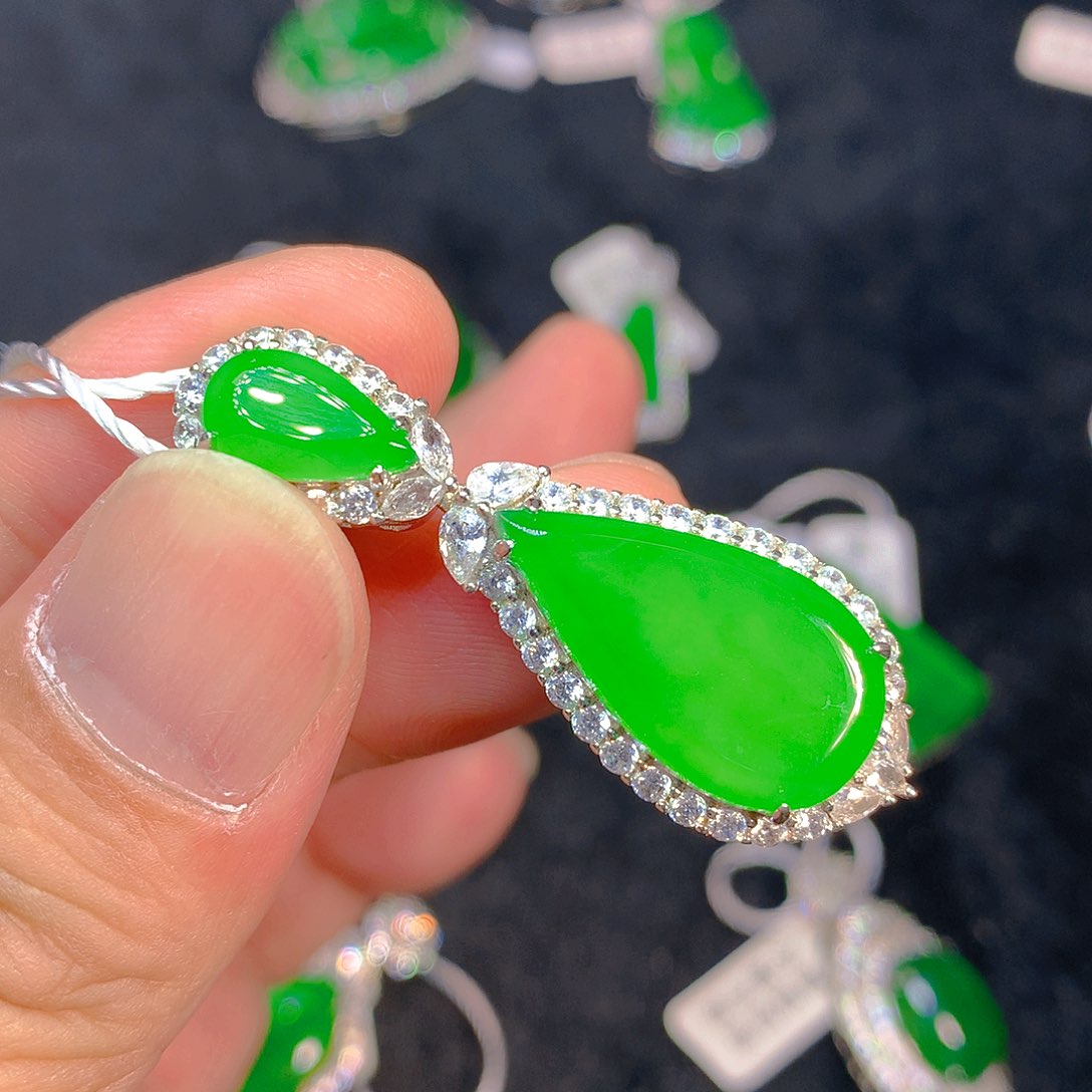 颈饰银S925镶嵌翡翠