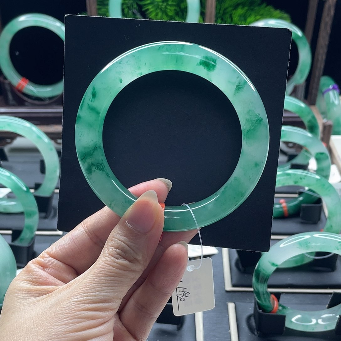 石英质玉未镶嵌手镯