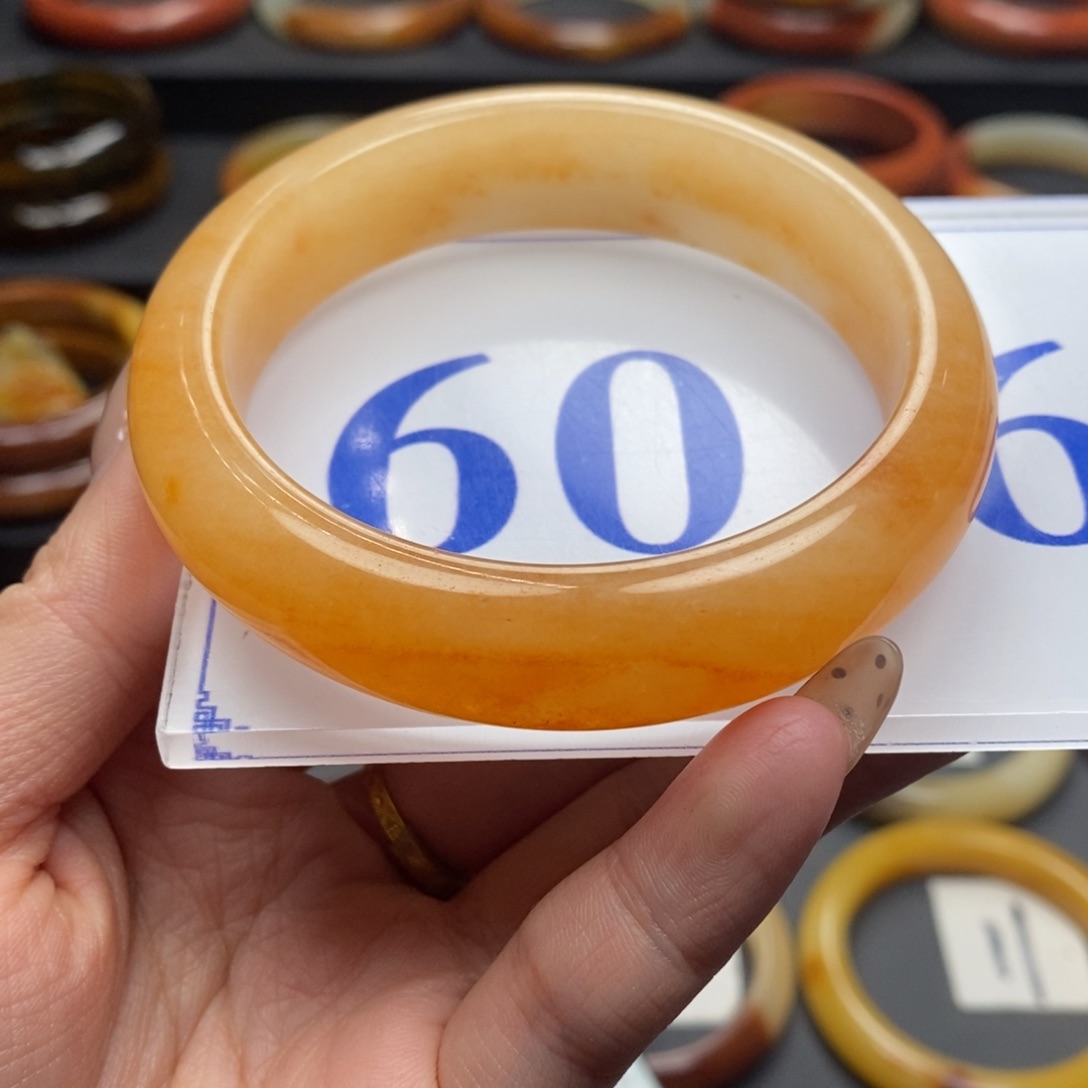 石英质玉（黄龙玉）手镯未镶嵌