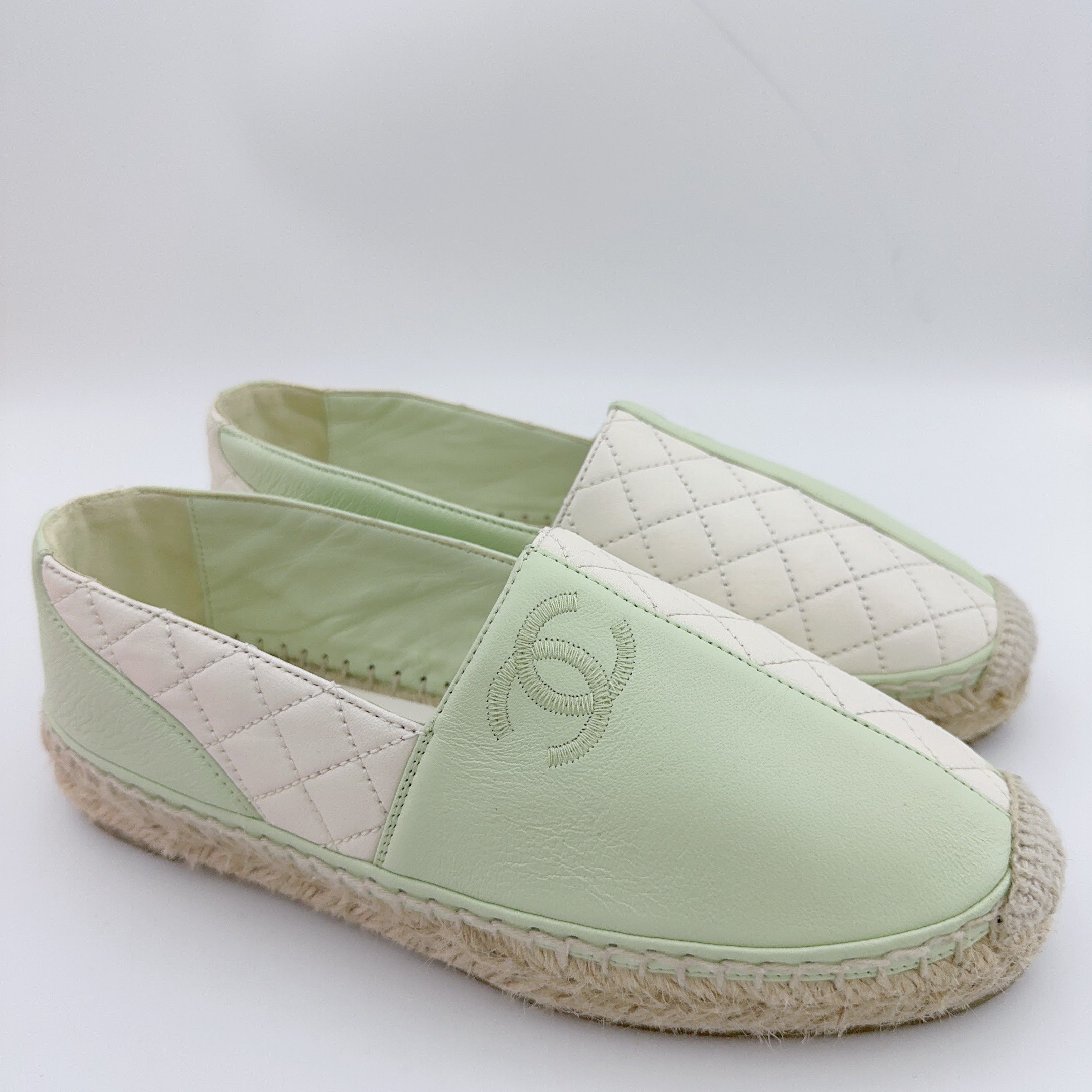 99新 Chanel/香奈儿 37码/夏日薄荷绿拼色渔夫鞋/01302