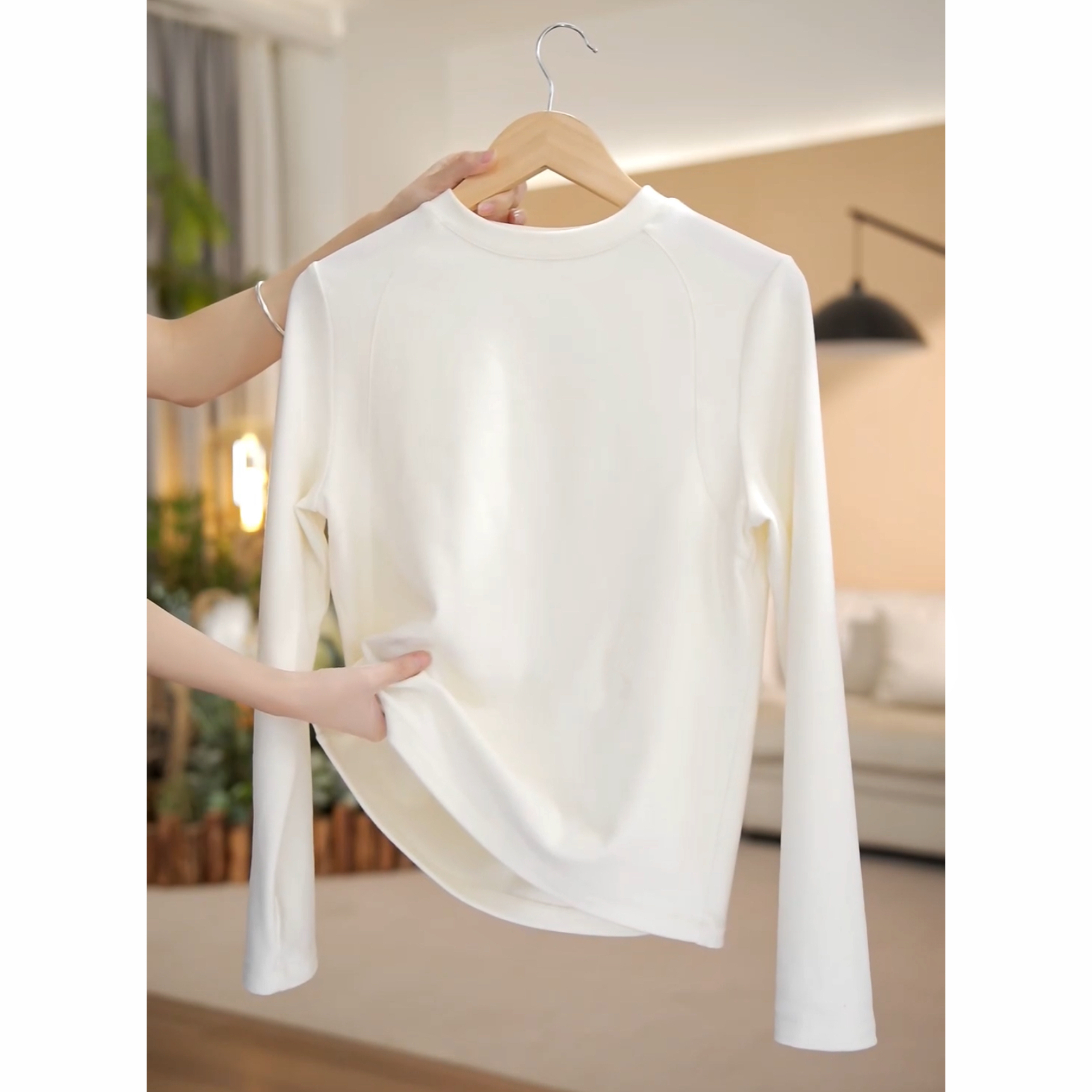 （现货）冬季加绒休闲保暖显瘦女士百搭简约长袖上衣-8722