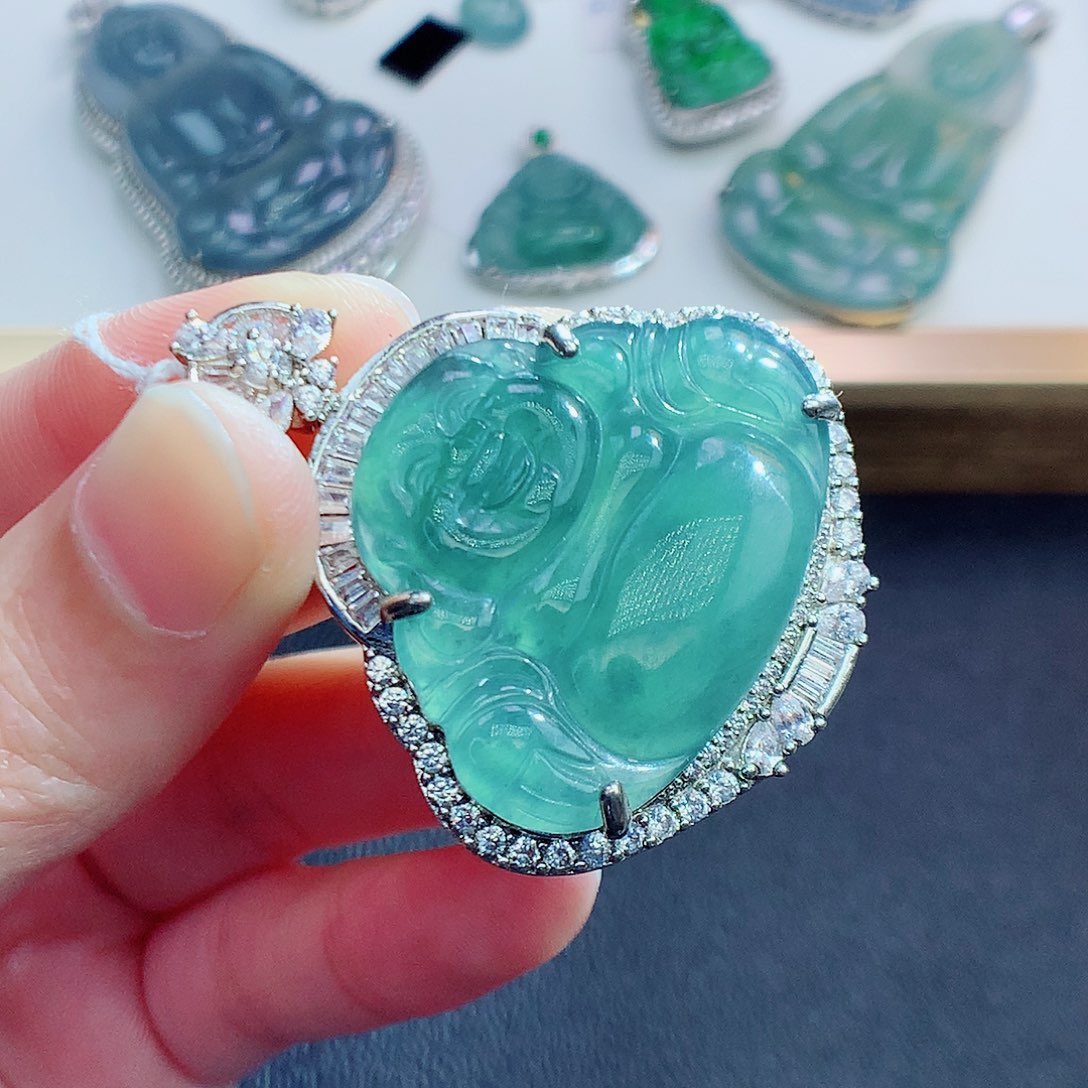 翡翠颈饰未镶嵌翡翠