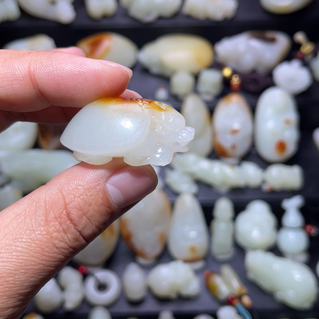 和田玉颈饰未镶嵌白***料