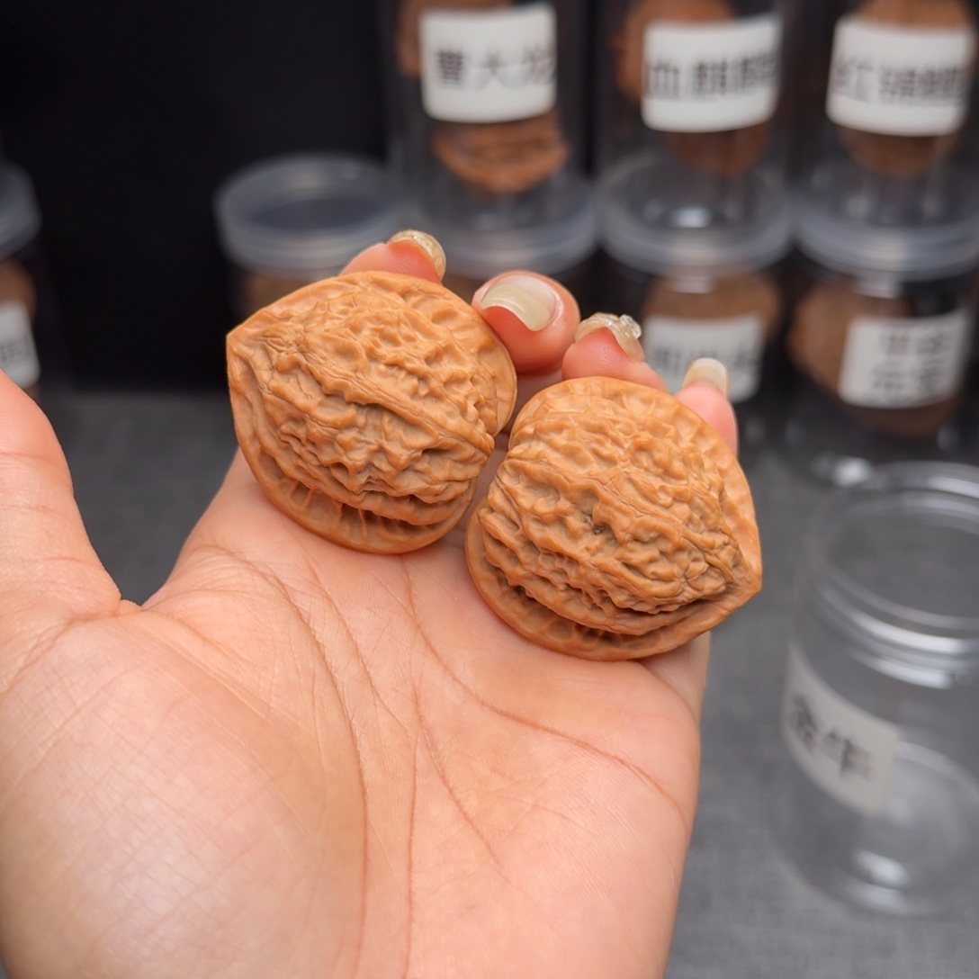 猪***胖文玩核桃把件金牛