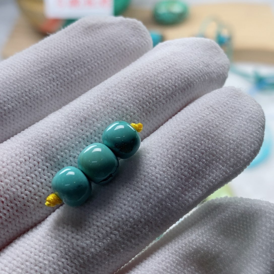 绿松石颈饰未镶嵌