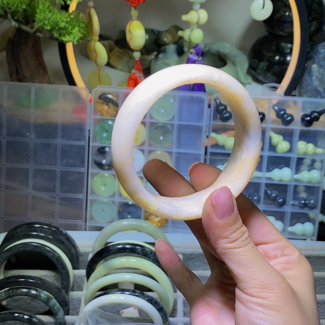 蛇纹石玉未镶嵌其他101