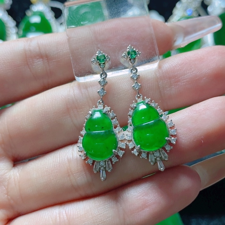 翡翠颈饰未镶嵌          