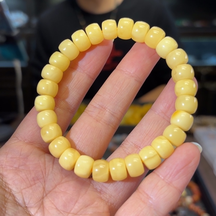 蜜蜡未镶嵌颈饰蜜蜡