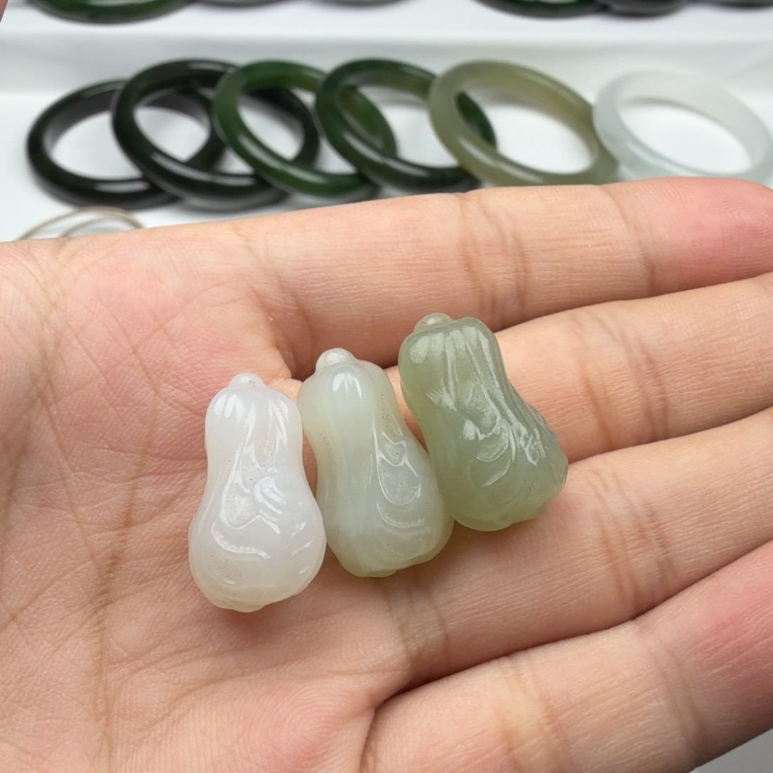 颈饰未镶嵌和田玉