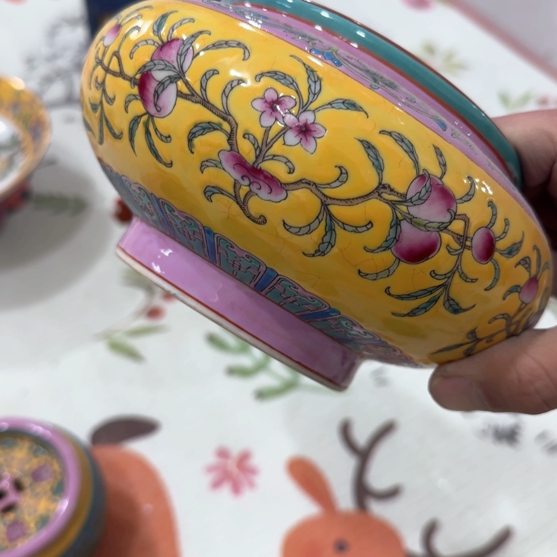 瓷片瓷器上还有两条长线上