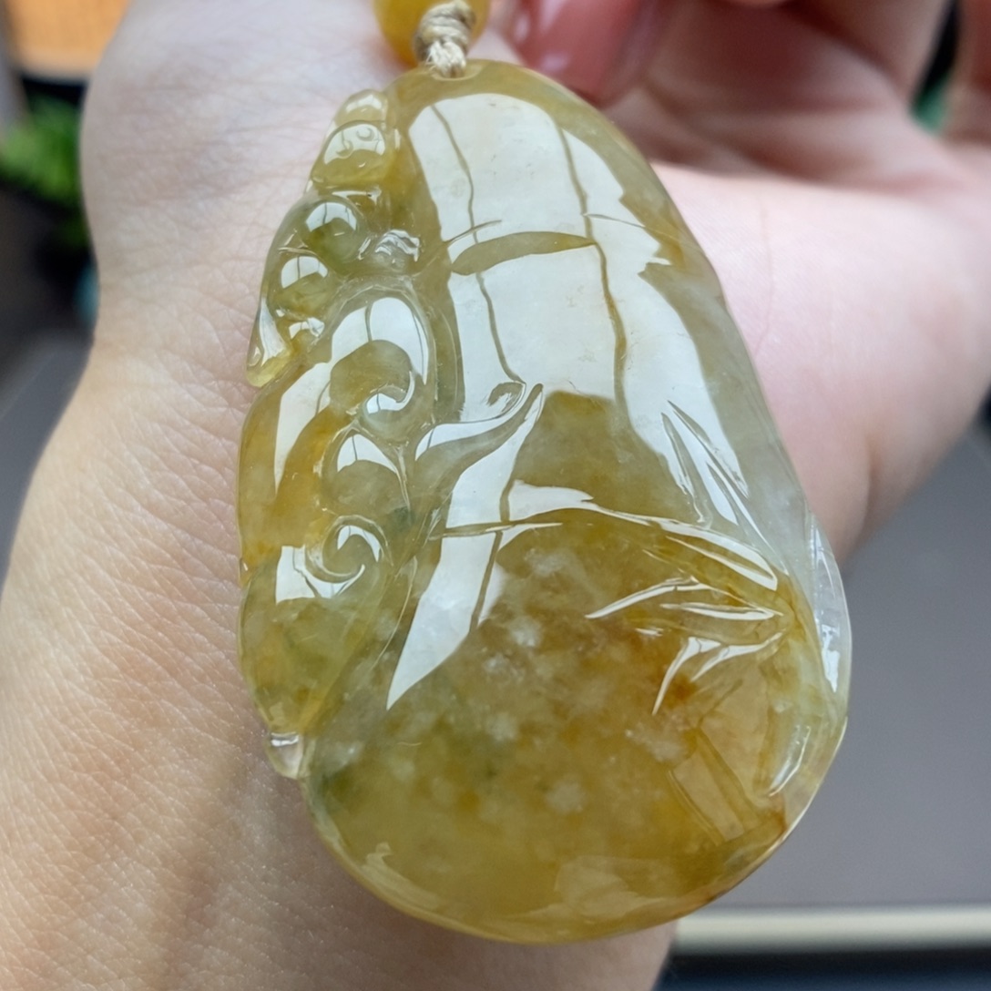 翡翠未镶嵌颈饰吊坠92