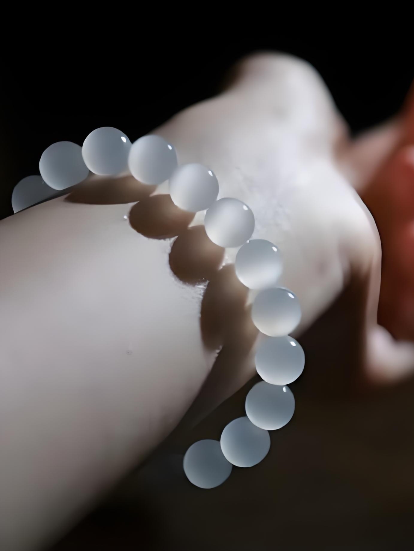 卡八高冰白猫眼和田玉手串