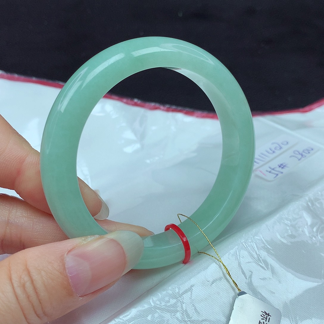 翡翠手镯未镶嵌55圈070