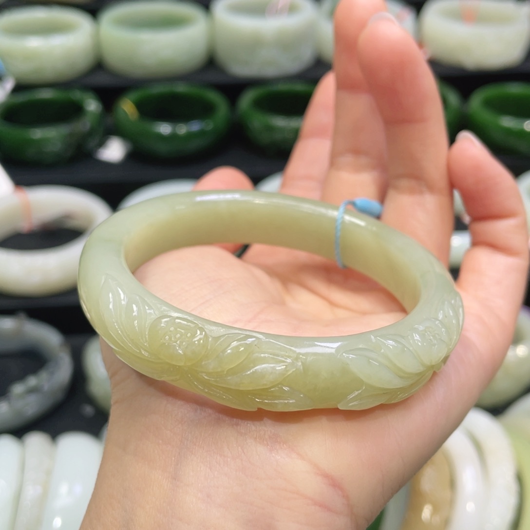 未镶嵌手镯和田玉60