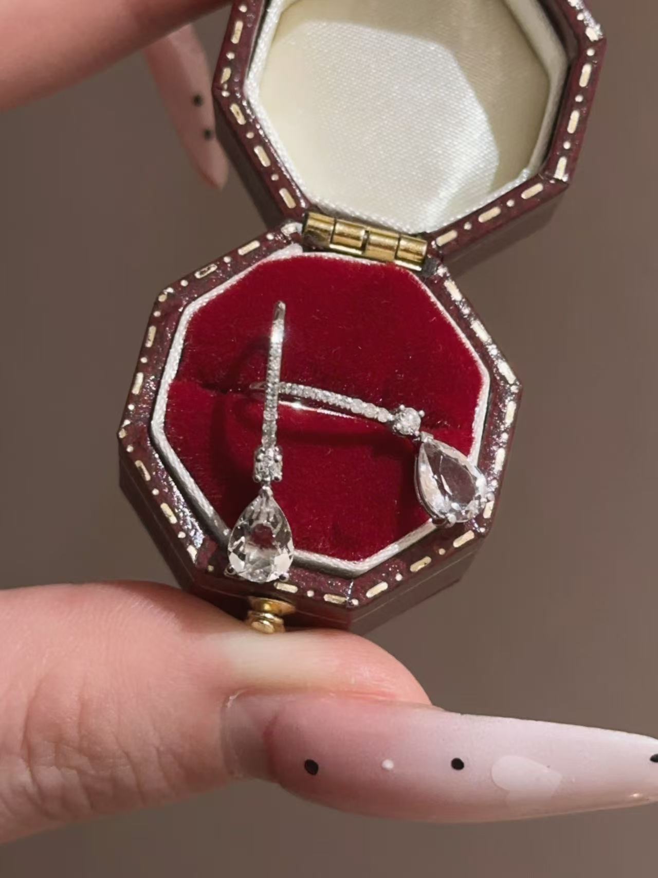 【六言精选6号】1920月神之泪耳钩ZSES 