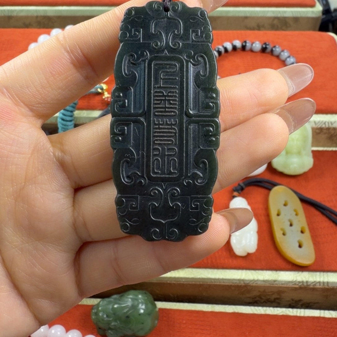 和田玉（糖玉）未镶嵌颈饰