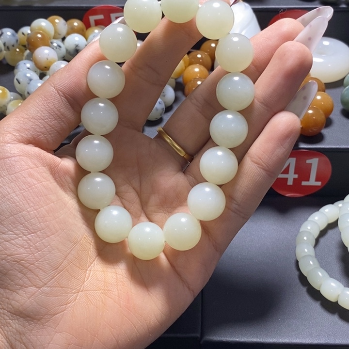 枕***泉和田玉未镶嵌手链