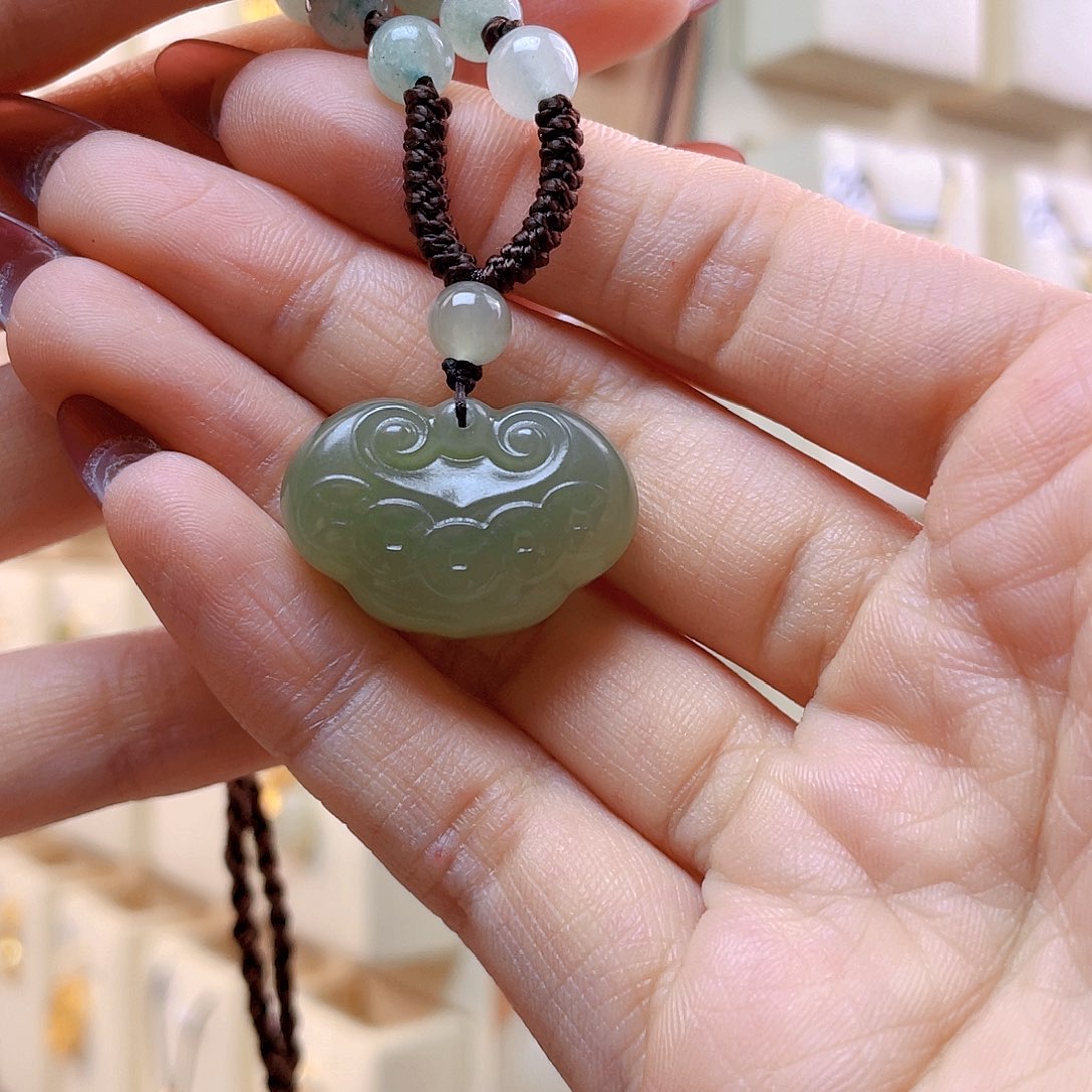 和田玉吊坠(赠链)未镶嵌?***?