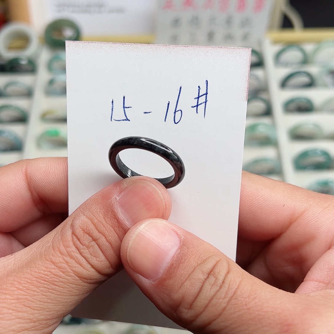 翡翠戒指未镶嵌翡翠