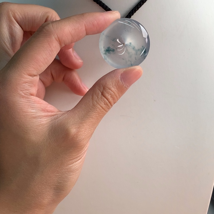 翡翠挂件未镶嵌….