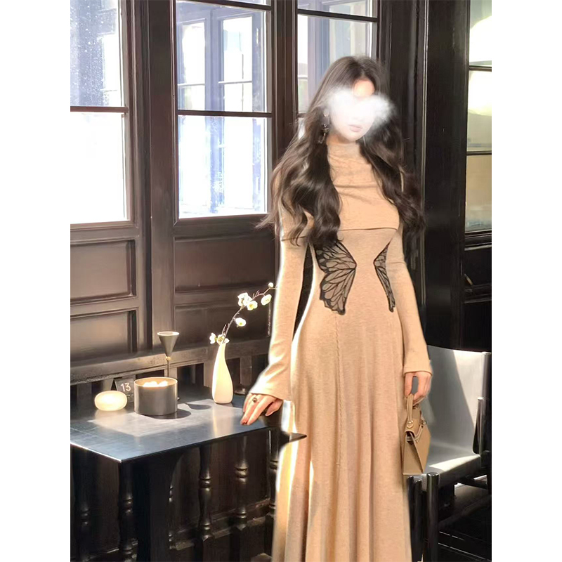 国风新中式蝴蝶刺绣高级感长袖连衣裙女秋冬新款收腰显瘦长裙8180