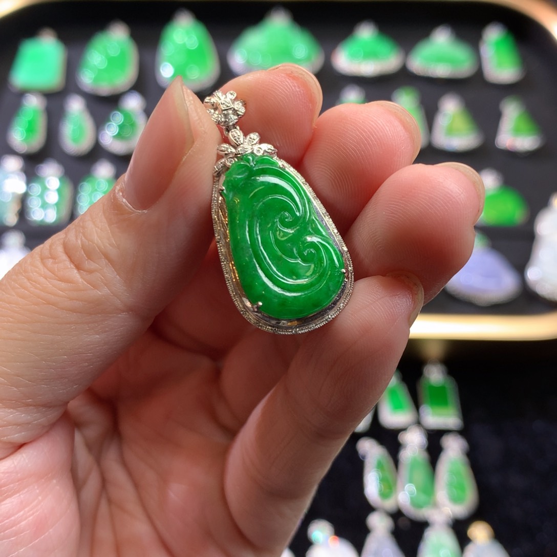 翡翠18K金镶嵌吊坠(不含链)