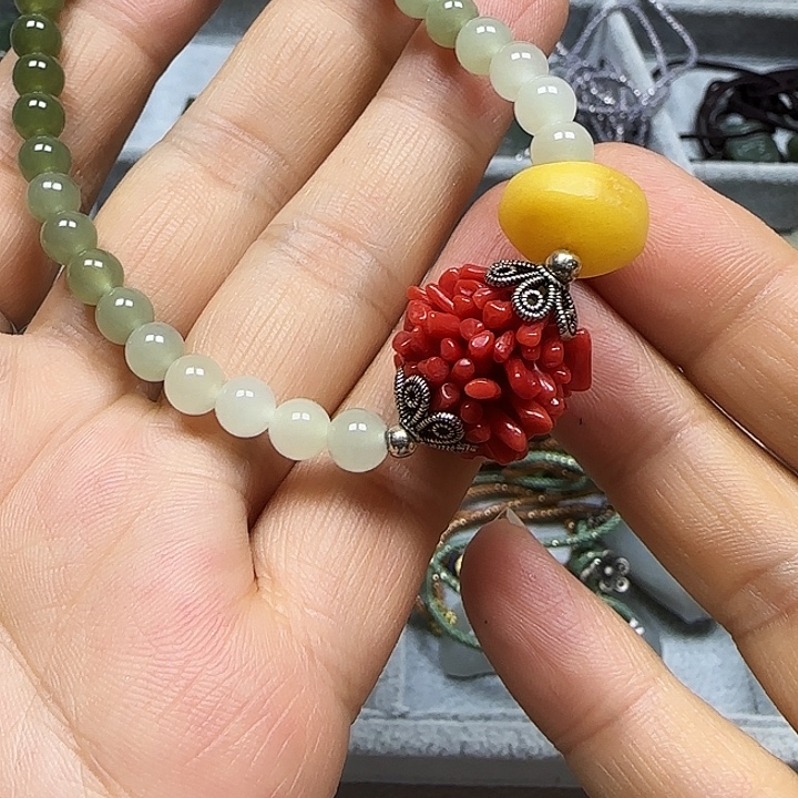 牡***店和田玉未镶嵌手链