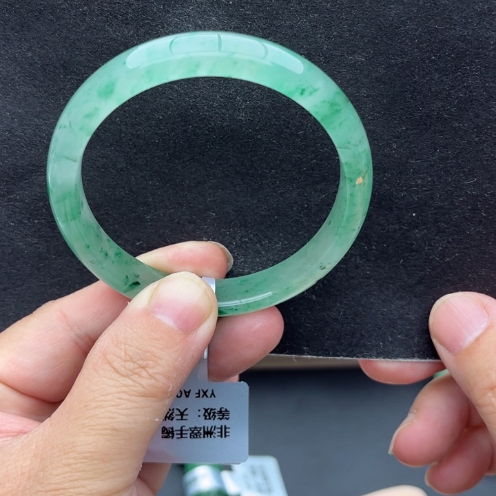 石英质玉未镶嵌手镯55