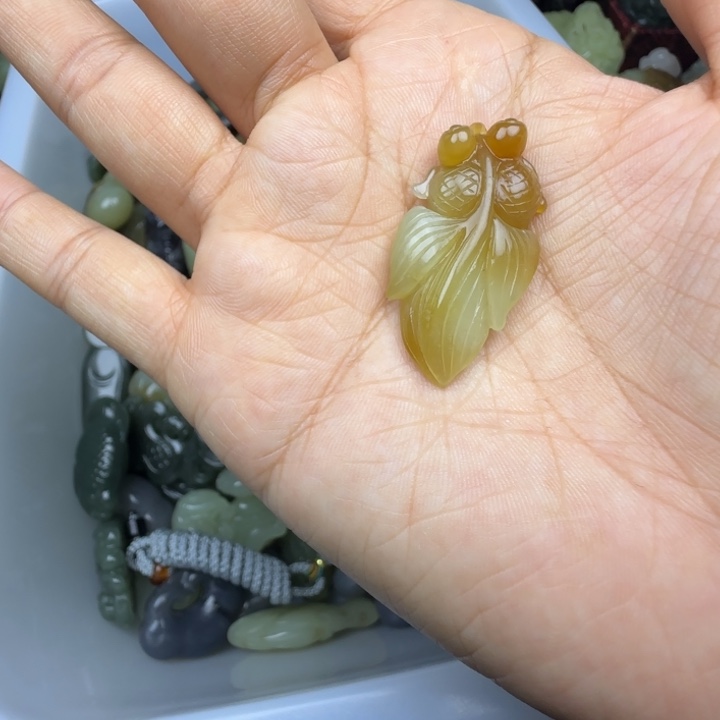 和田玉未镶嵌珠宝奇石