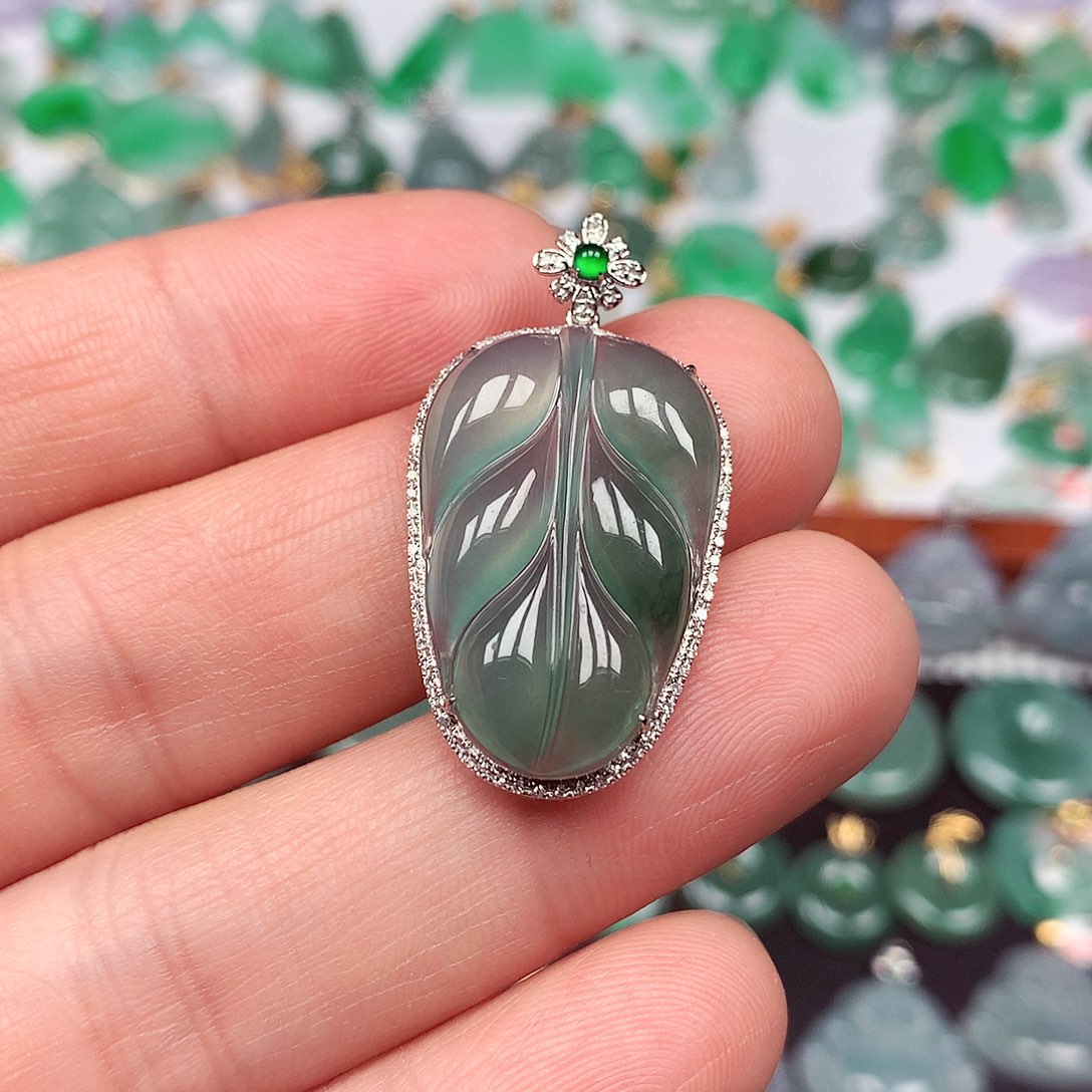 翡翠颈饰18K金镶嵌天然翡翠A货