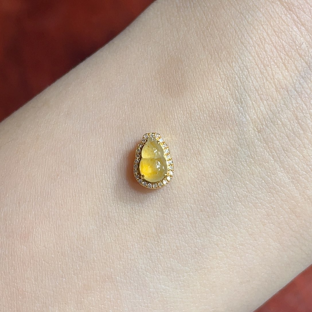 翡翠颈饰18K金镶嵌吊坠