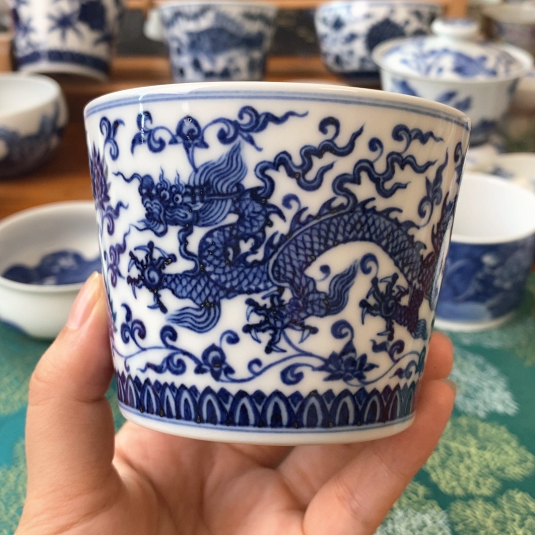 瓷片景德镇手绘陶瓷青花双龙杯