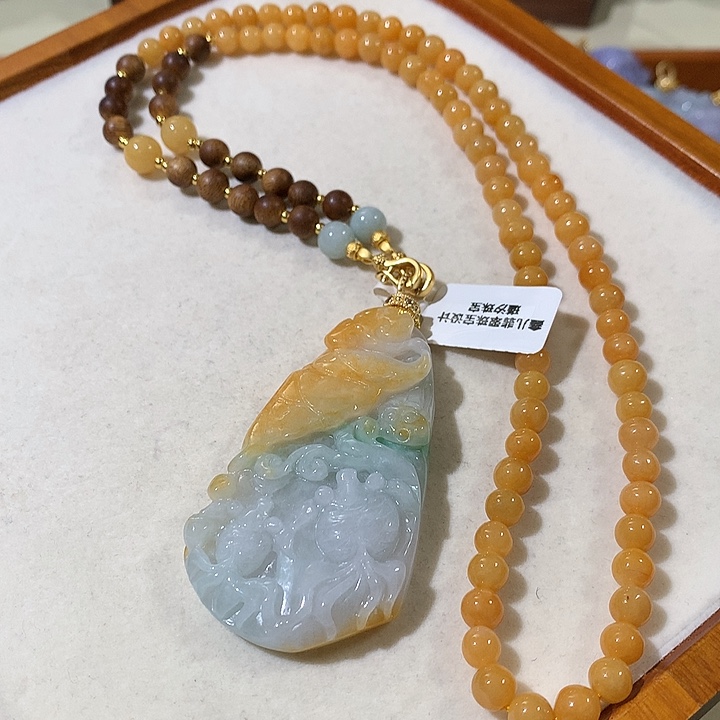 翡翠未镶嵌颈饰翡翠吊坠