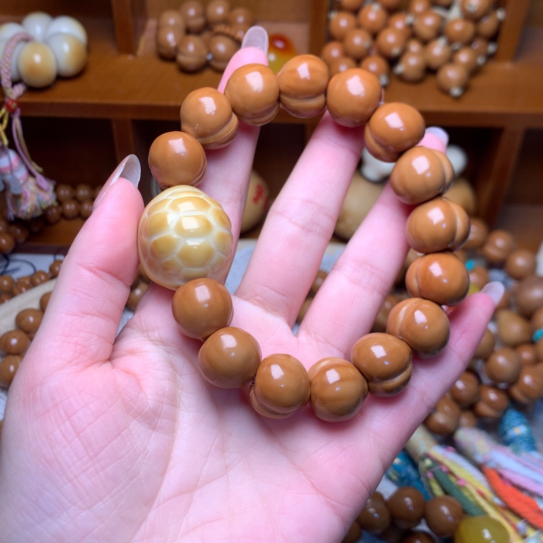 猴头核桃吊坠新款屁桃手串富甲