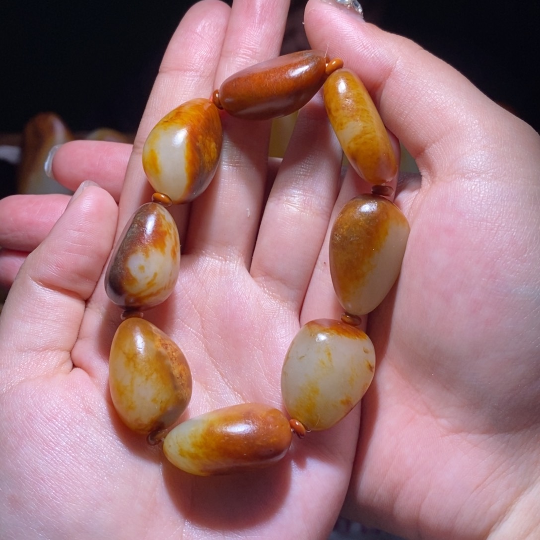 和田玉挂件未镶嵌人*