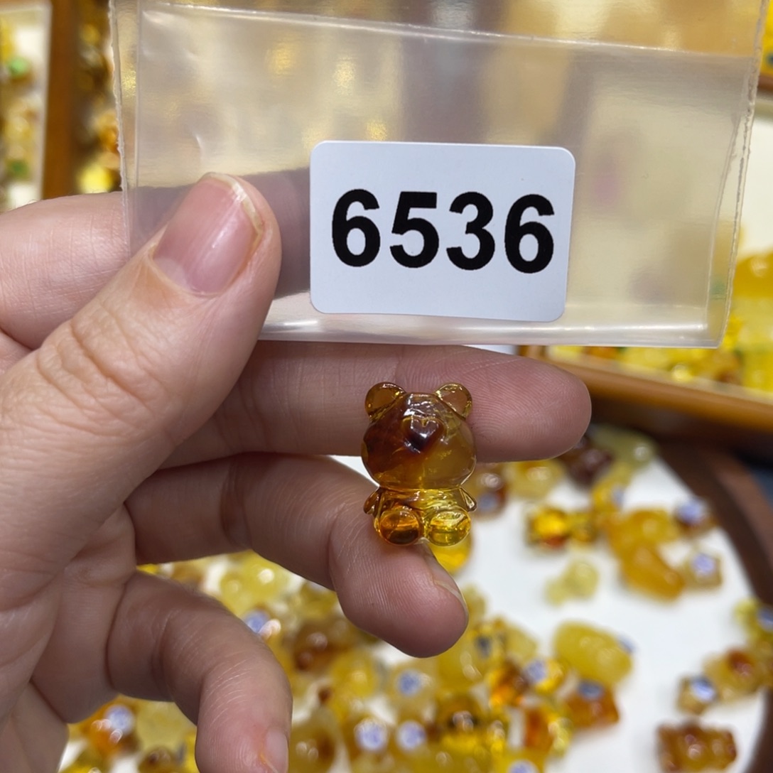 琥珀珠宝奇石未镶嵌