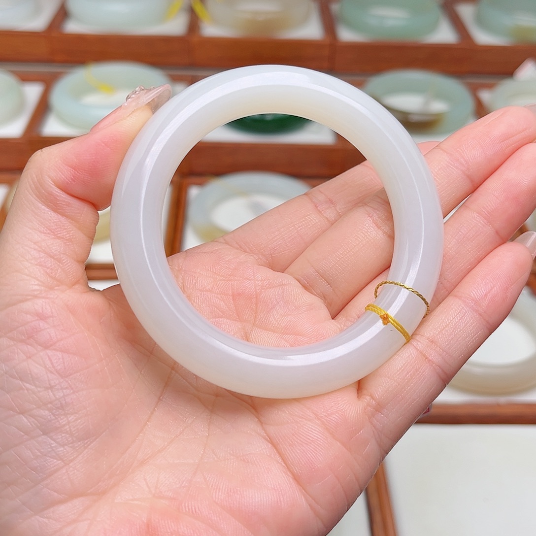 未镶嵌手镯和田玉53.9