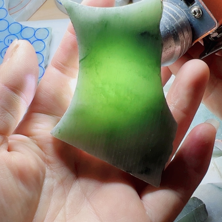 翡翠颈饰未镶嵌翡翠片料