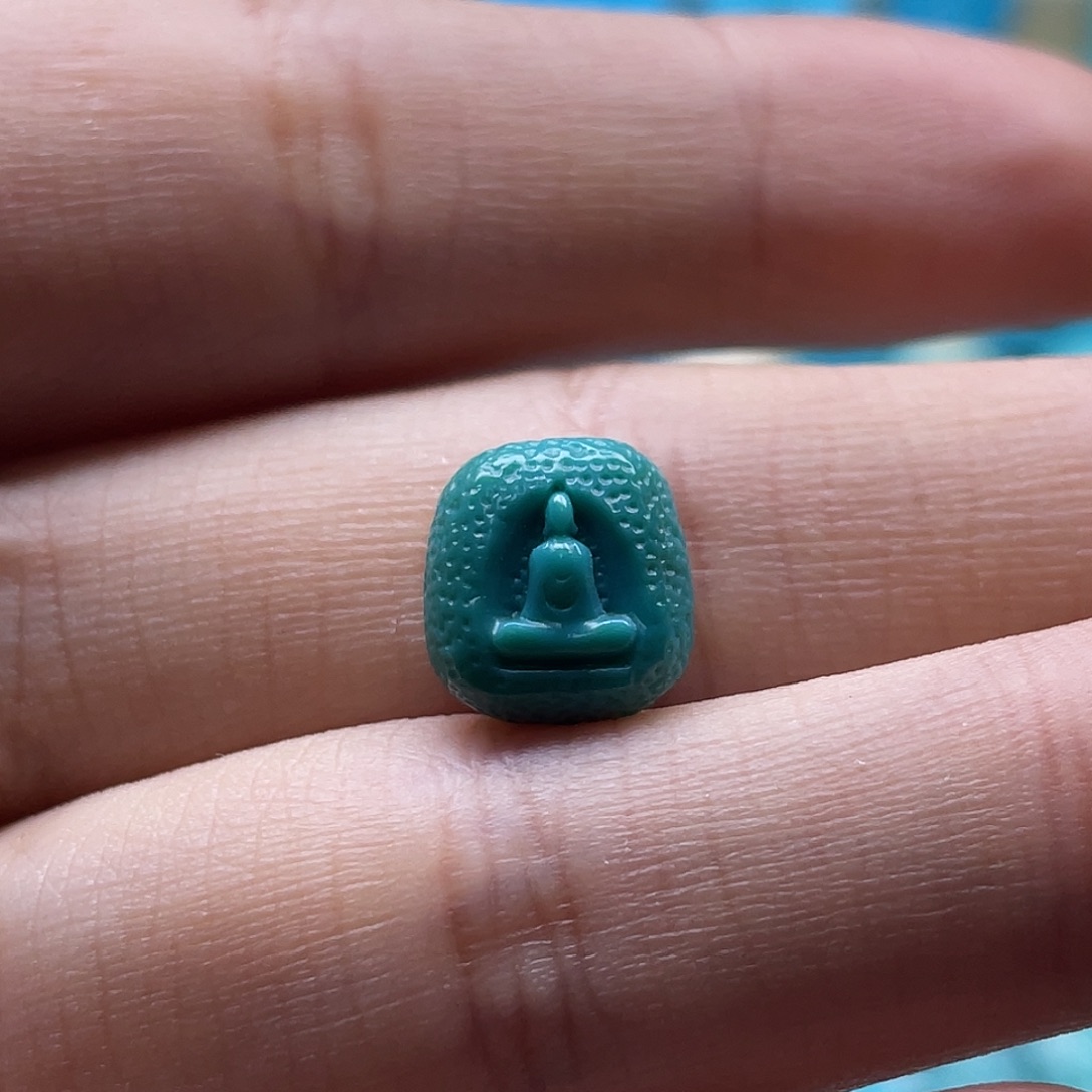 绿松石未镶嵌颈饰