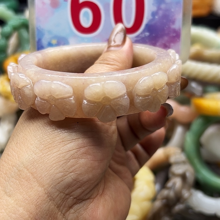 未镶嵌手镯石英岩玉