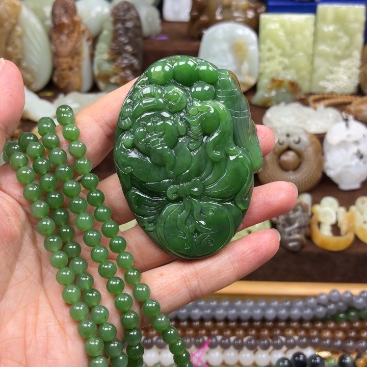 颈饰未镶嵌和田玉