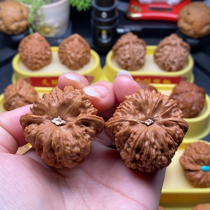 【闪购商品】文玩核桃吊坠平谷凹底