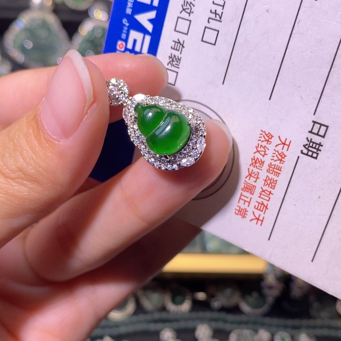 翡翠未镶嵌颈饰天然