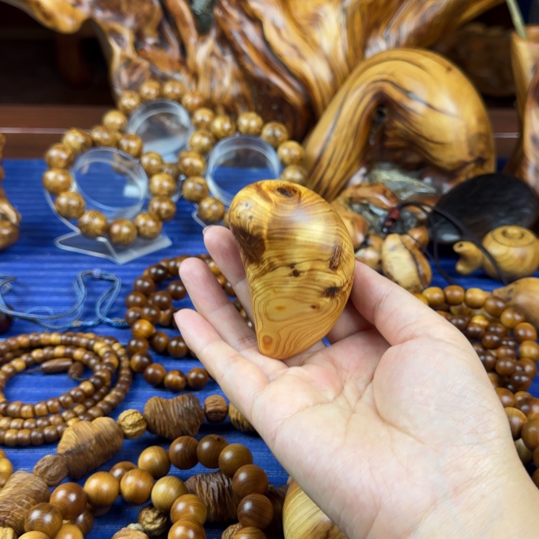 柏木（崖柏）北太行崖柏陈化手把件