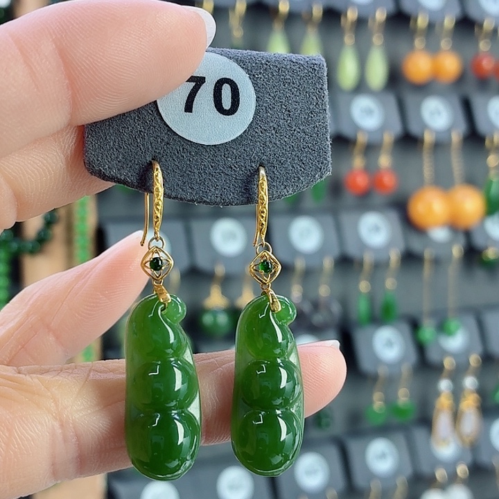 和田玉18K金镶嵌耳饰