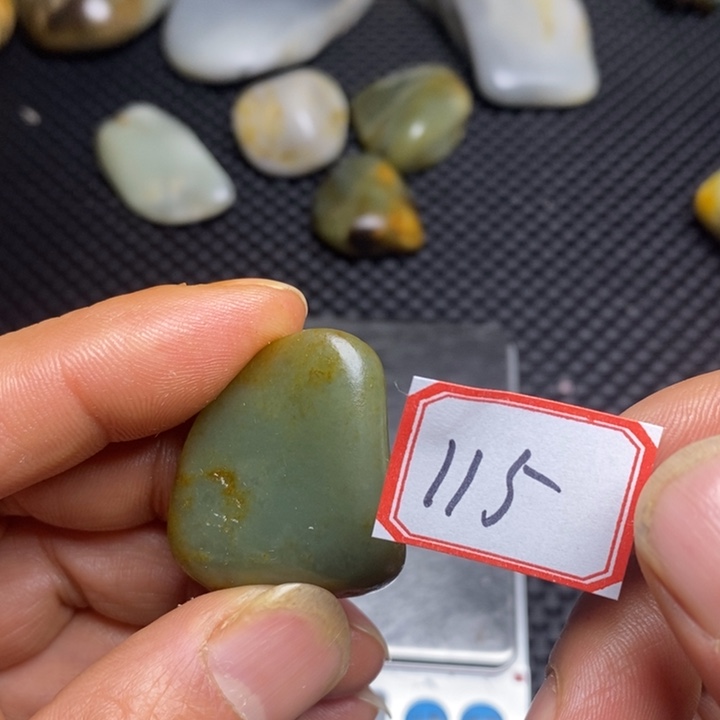 未镶嵌和田玉把件115