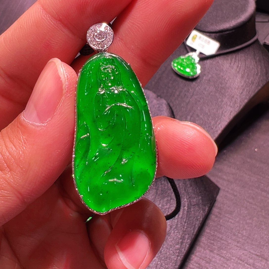 翡翠吊坠(不含链)18K金镶嵌观音