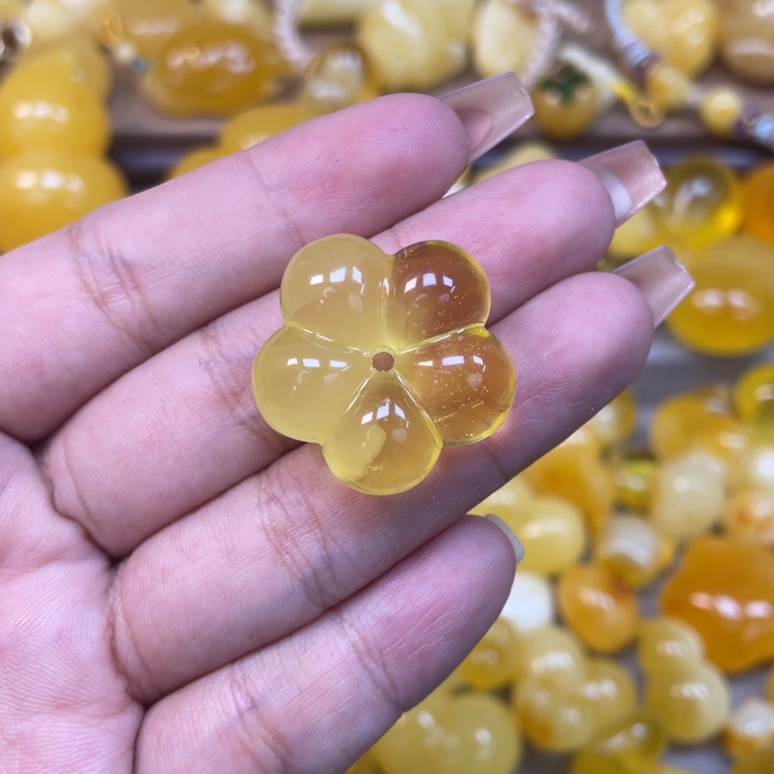 琥珀未镶嵌珠宝奇石