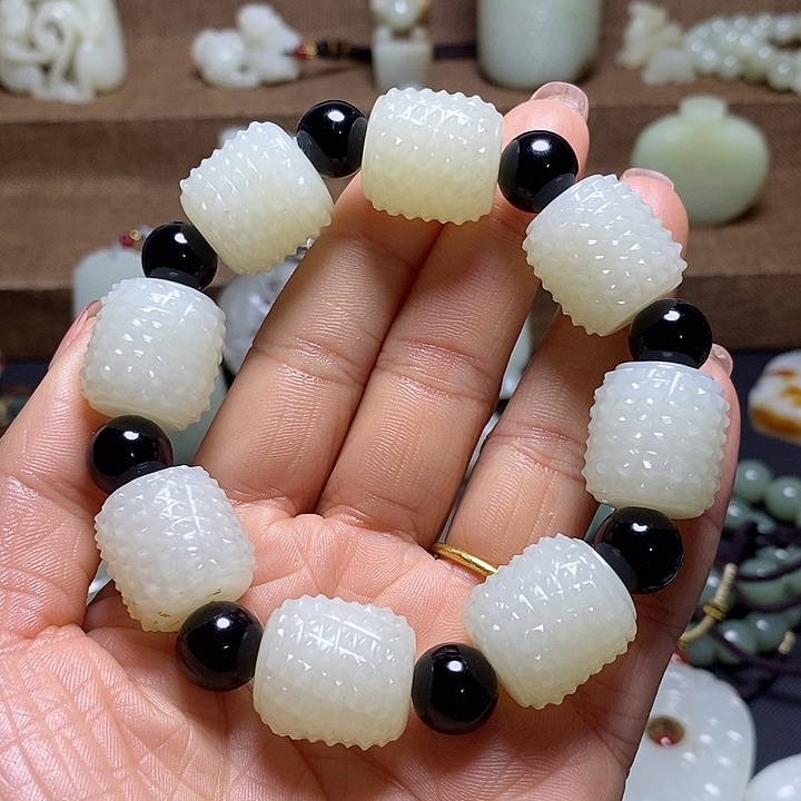 和田玉颈饰未镶嵌小*