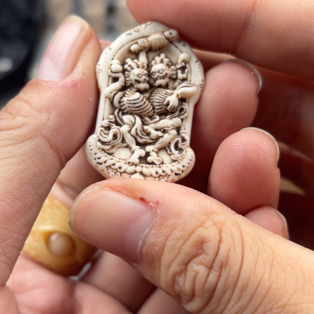 对***敏吊坠鹿骨尸陀林牌吊坠